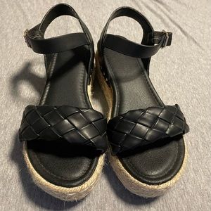 Women’s Size 7 Sandals